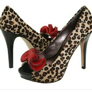 Steve Madden women 7 Regaal Leopard heel peep toes